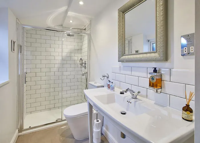 Host & - The Courtyard Retreat * 惠特比